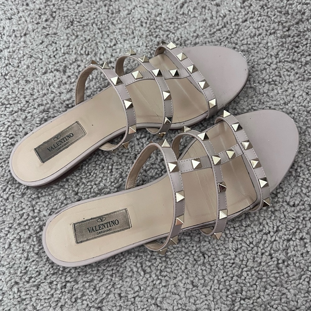VALENTINO GARAVANI Rockstud leather sandals
